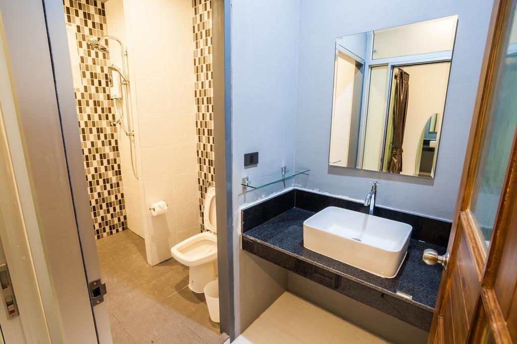 Hotel Admire Thonburi Bangkok Habitación foto